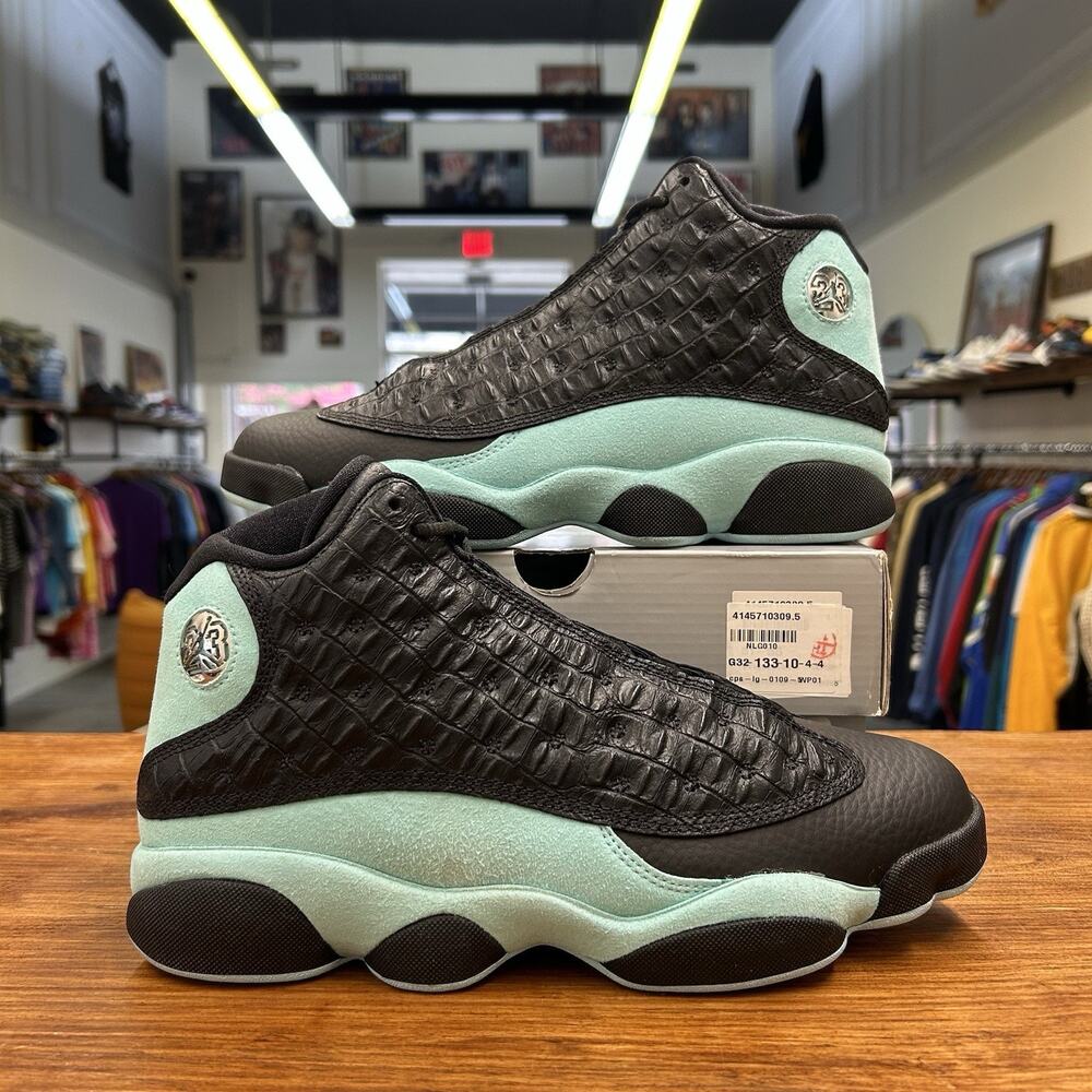 Size 9.5 - Air Jordan 13 Retro Island Green Worn Once